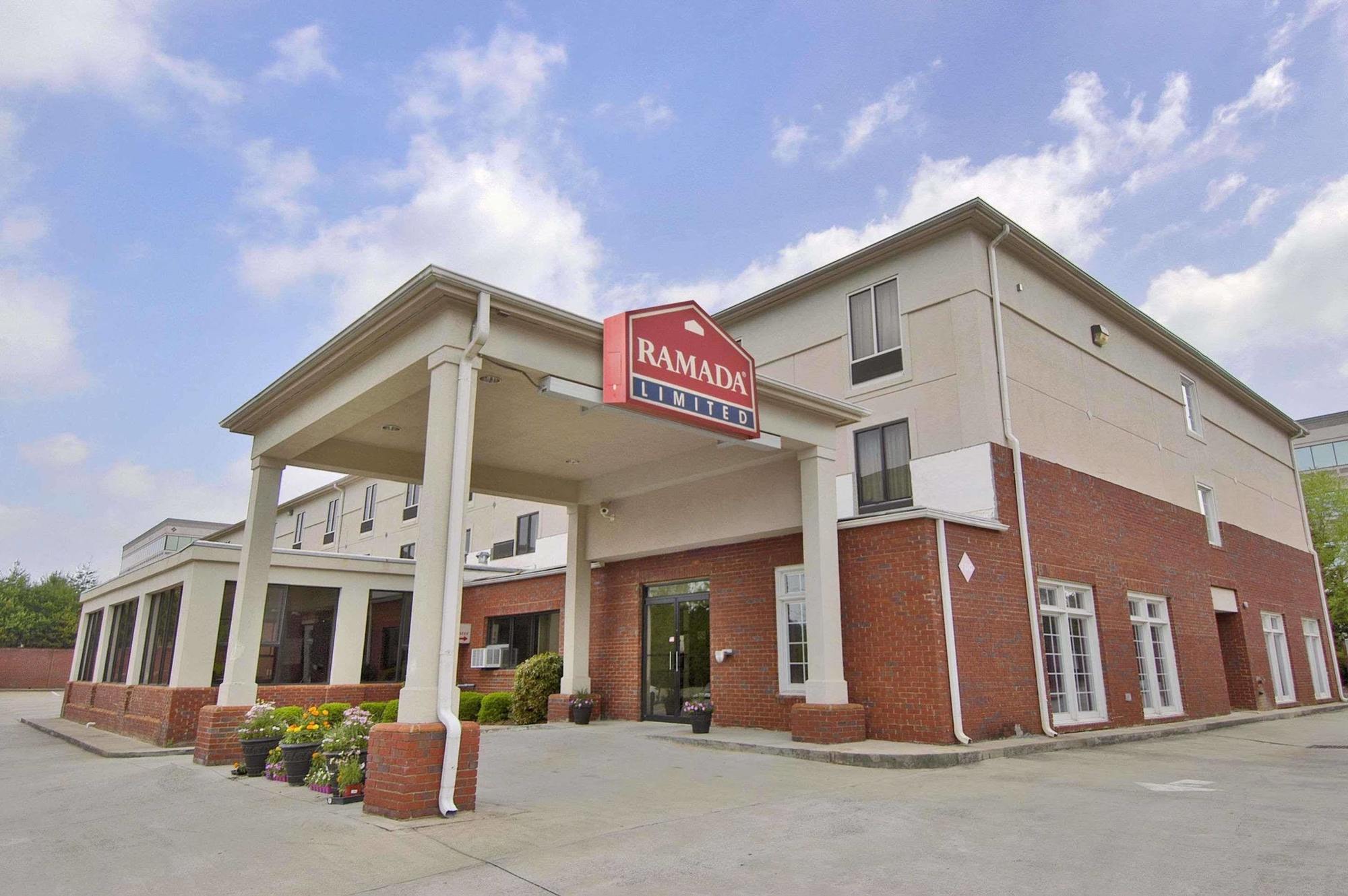 รามาดา บาย วินด์แฮม อัลฟาเรตตา Hotel อัลฟาเรททา ภายนอก รูปภาพ
