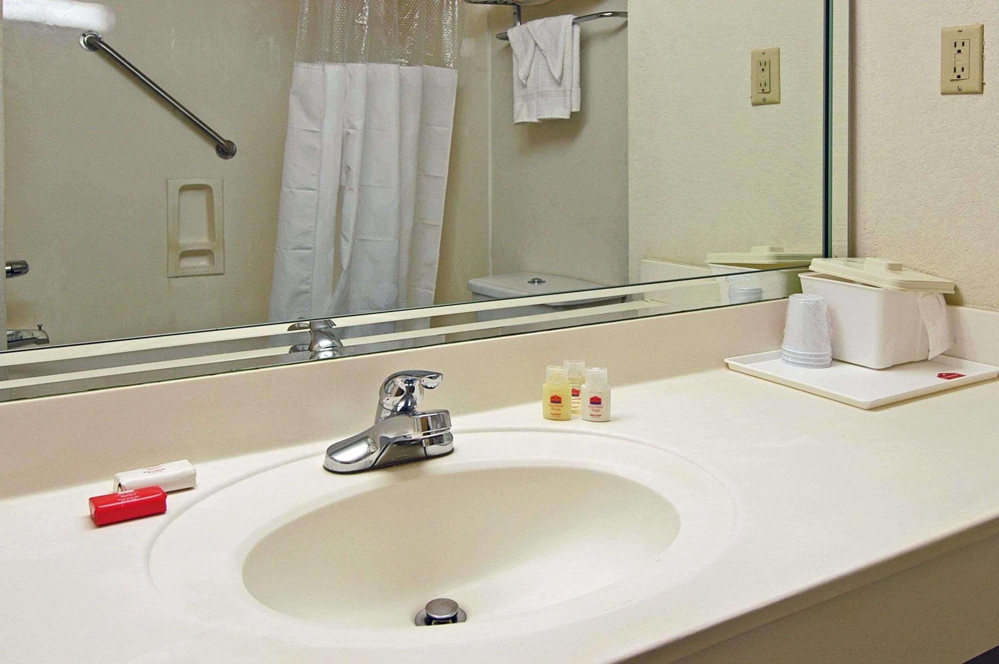รามาดา บาย วินด์แฮม อัลฟาเรตตา Hotel อัลฟาเรททา ภายนอก รูปภาพ